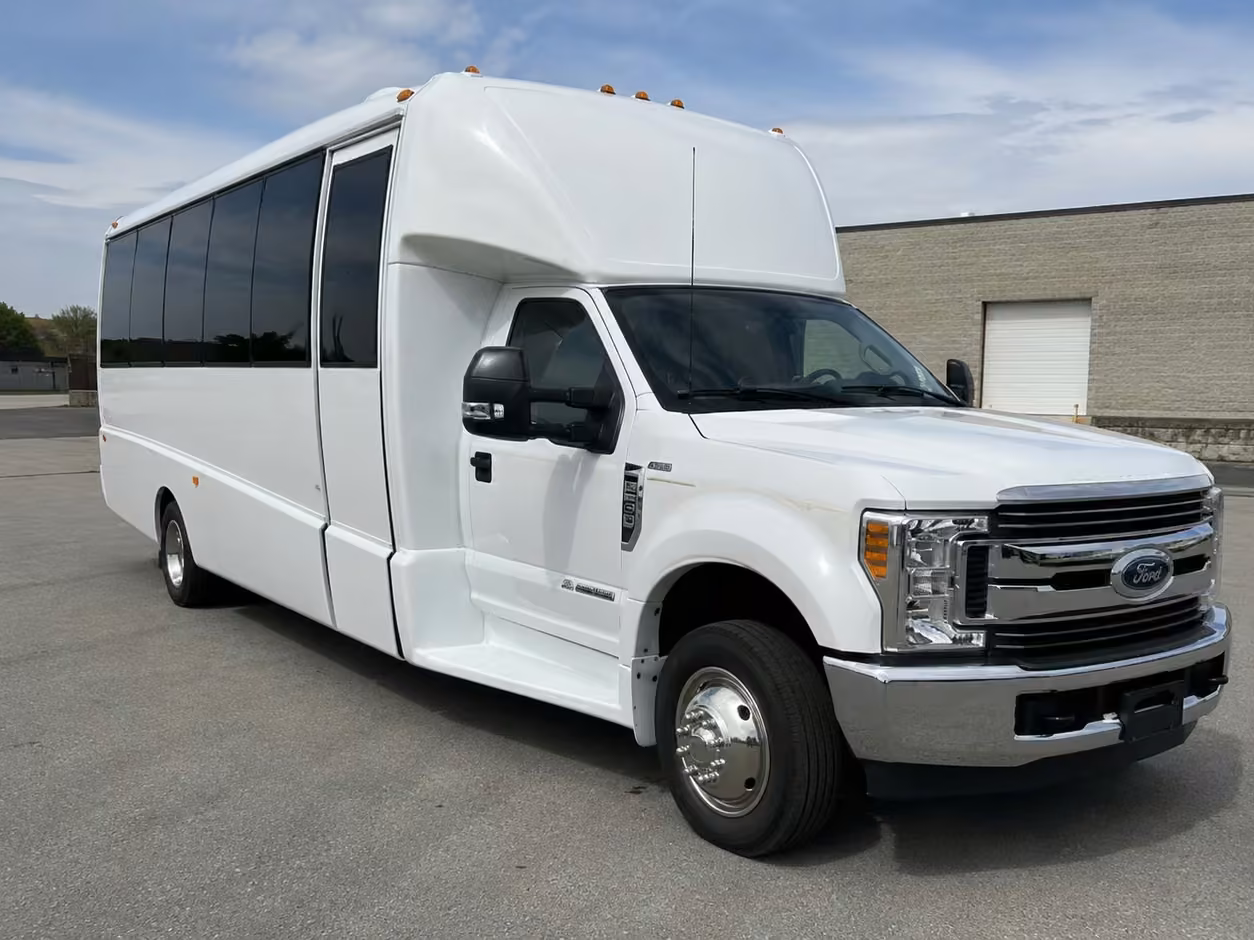 15 35 passenger minibus